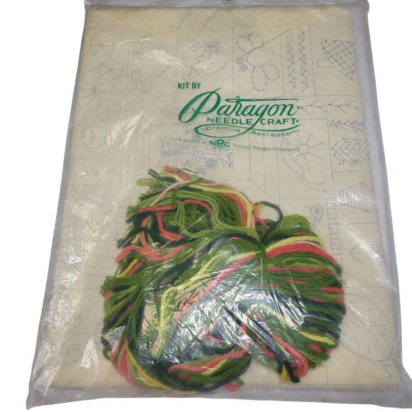 1976 Paragon Needle Craft “Stitch-o-Rama” Crewel Embroidery Kit # 0551 - Picture 2 of 3